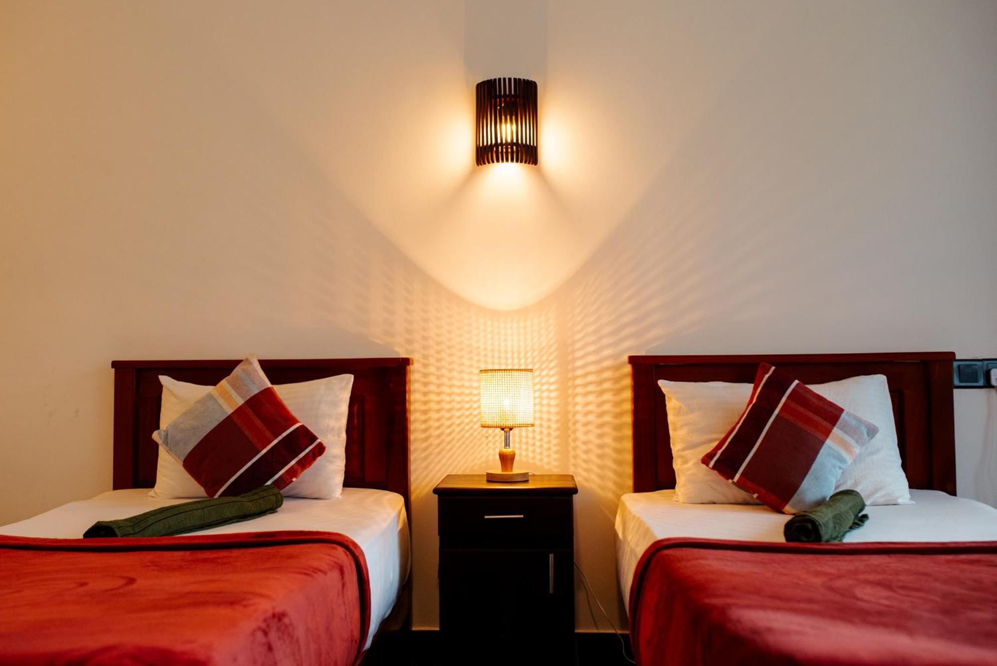 Adams Peak Inn Наллатания Экстерьер фото
