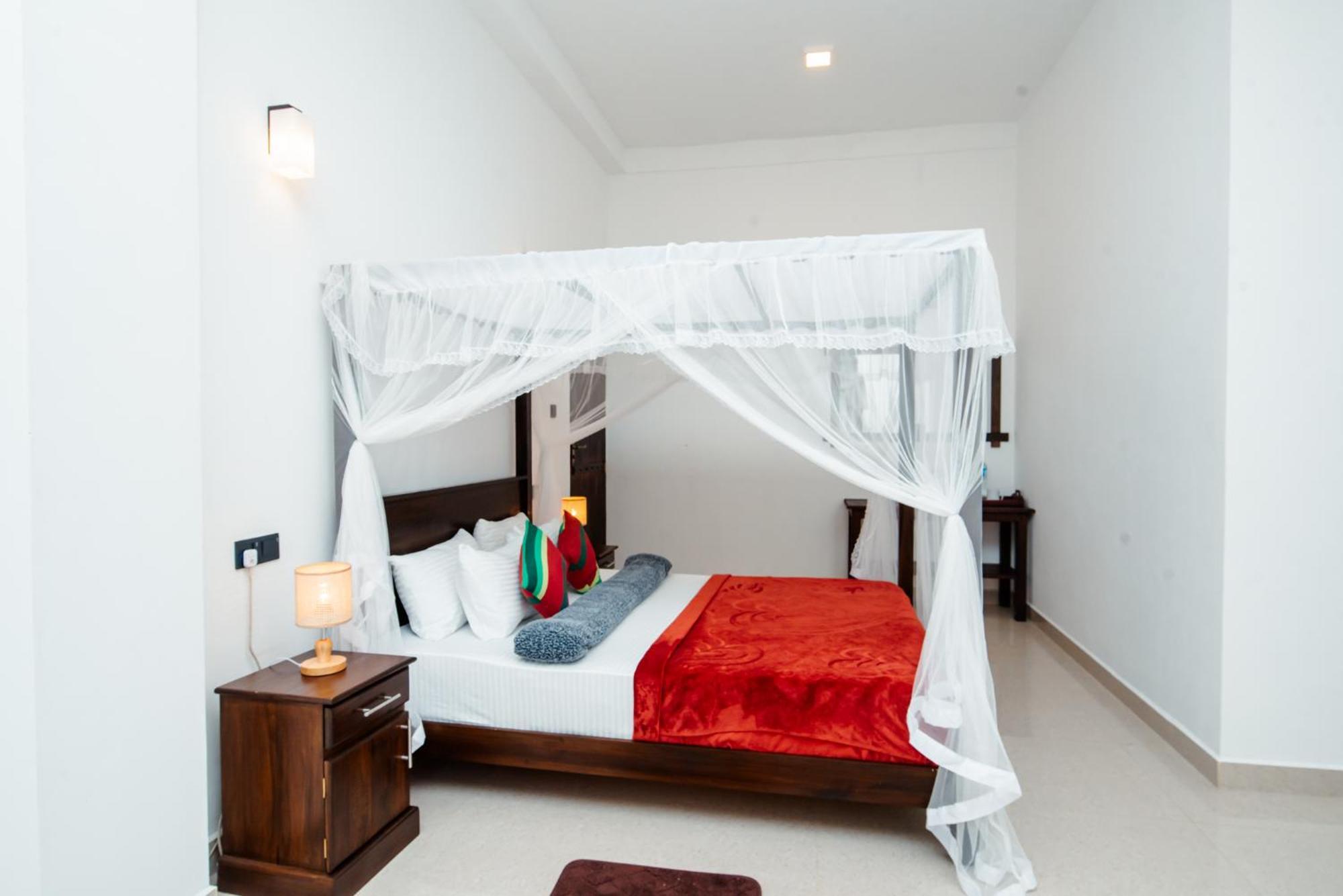 Adams Peak Inn Наллатания Экстерьер фото