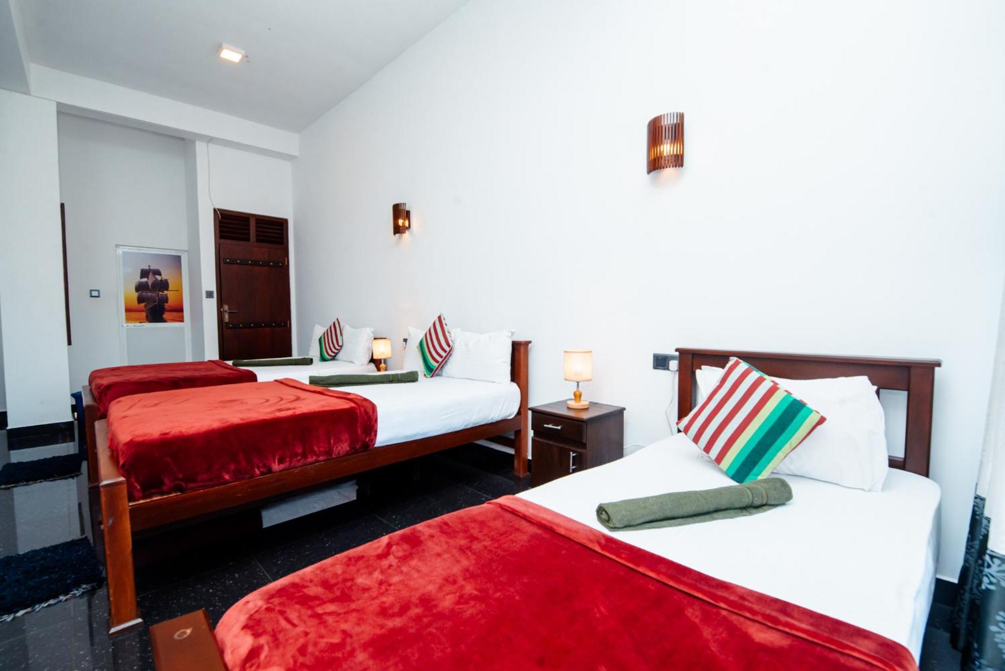 Adams Peak Inn Наллатания Экстерьер фото