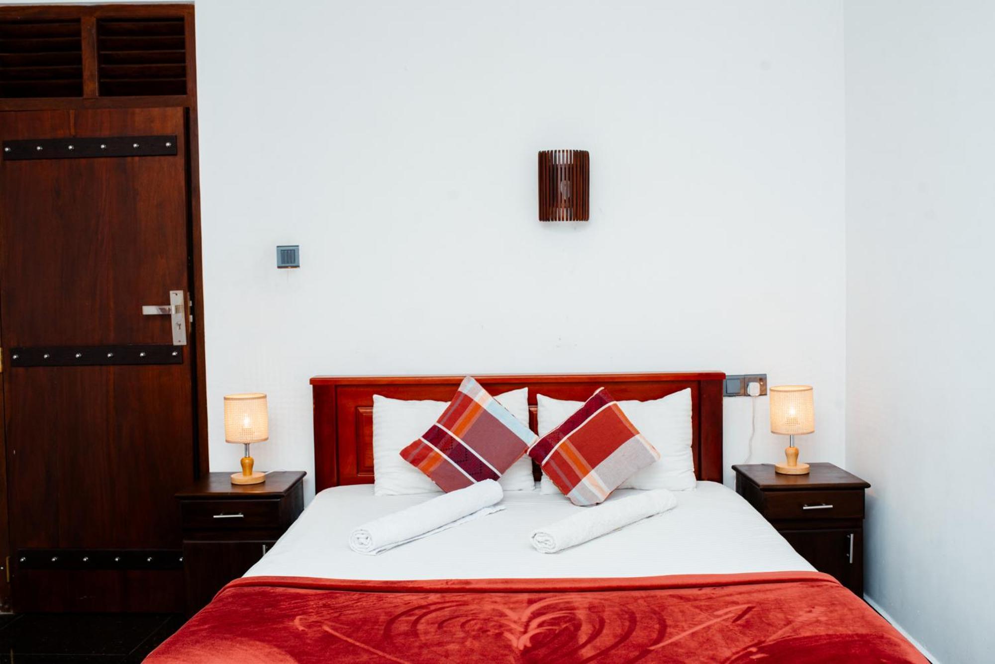 Adams Peak Inn Наллатания Экстерьер фото